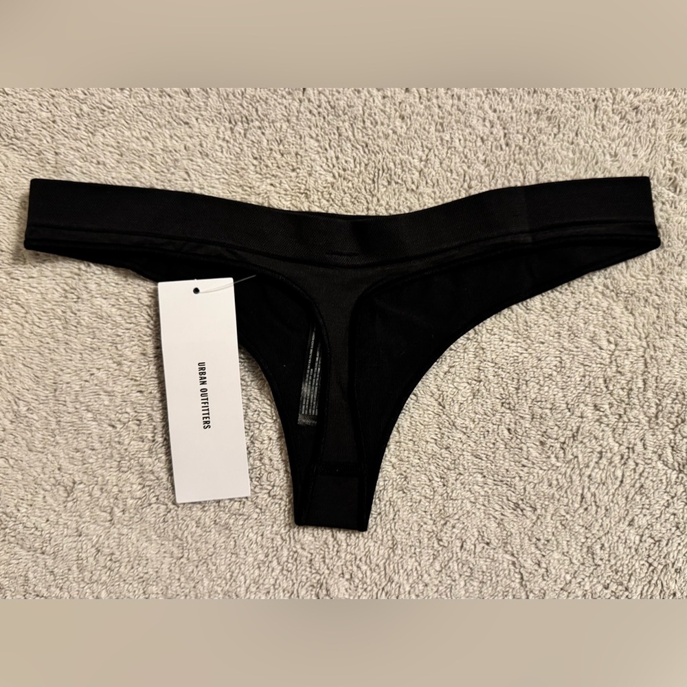 Urban Outfitters - Out From Under - Minimal Seamless Knit Thong - XS - Picture 12 of 12